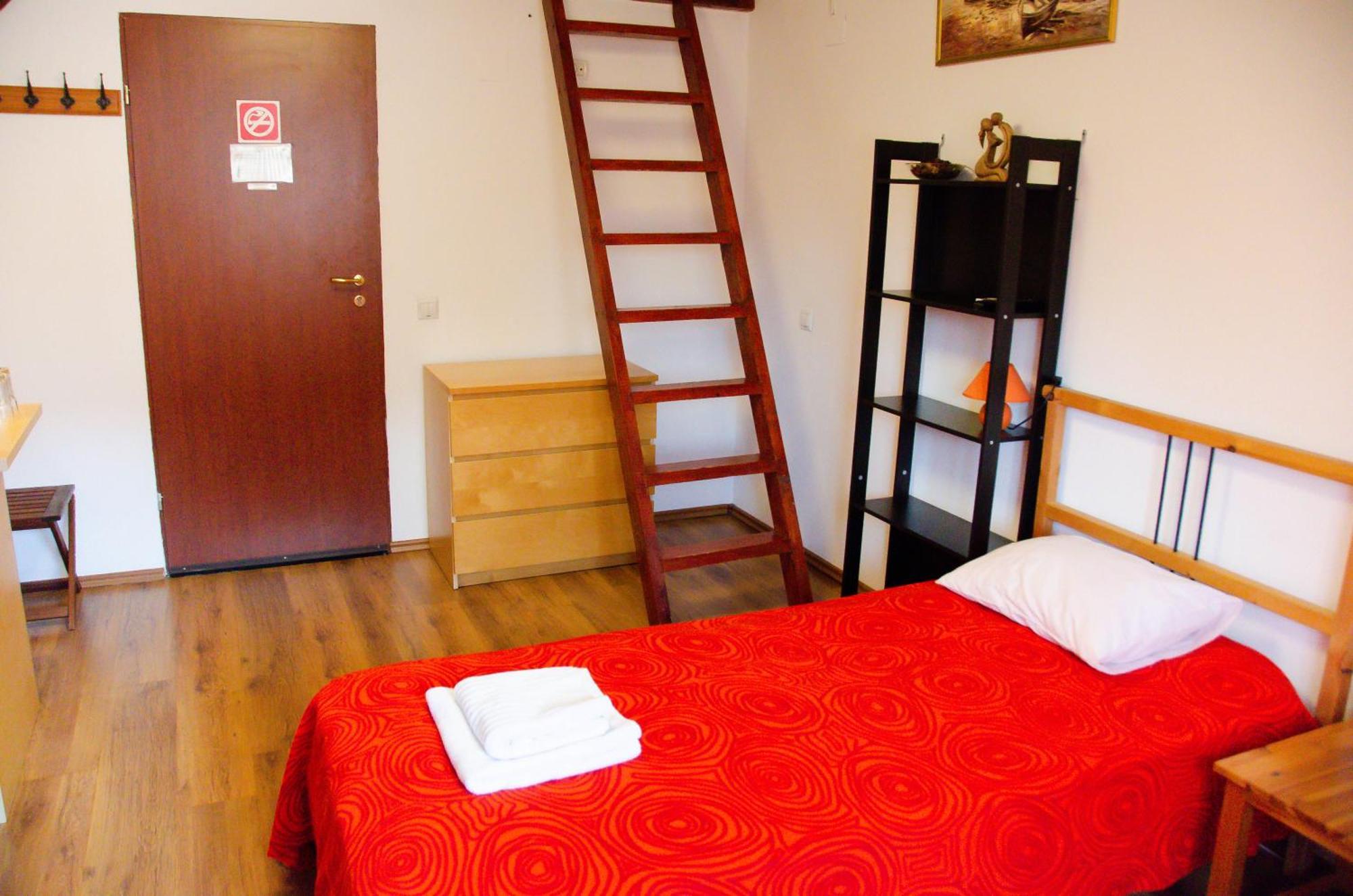 Conacul Bunicilor Hotell Novaci Eksteriør bilde